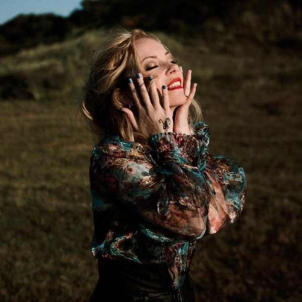 Anneke van Giersbergen artist photo