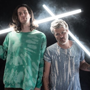 3OH!3
